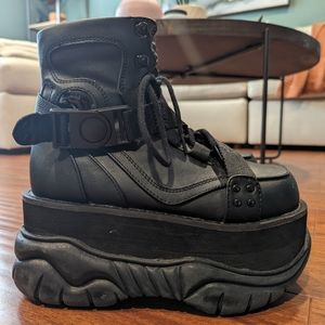 Demonia Cult Neptune 181 Size 5